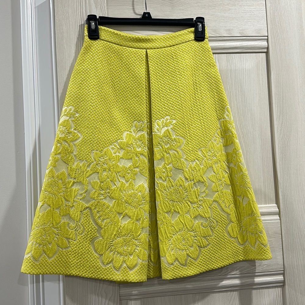 Beautiful yellow Karen millen skirt